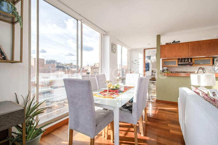 Apartamento de 3 alcobas en venta en San Patricio, Bogotá, 130 m² · foto 6 de 18