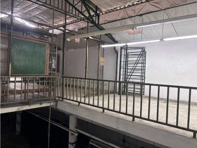 Bodega en arriendo en Atanasio Girardot, Cali, 340 m² · foto 5 de 23