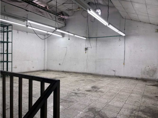 Bodega en arriendo en Atanasio Girardot, Cali, 340 m² · foto 6 de 23
