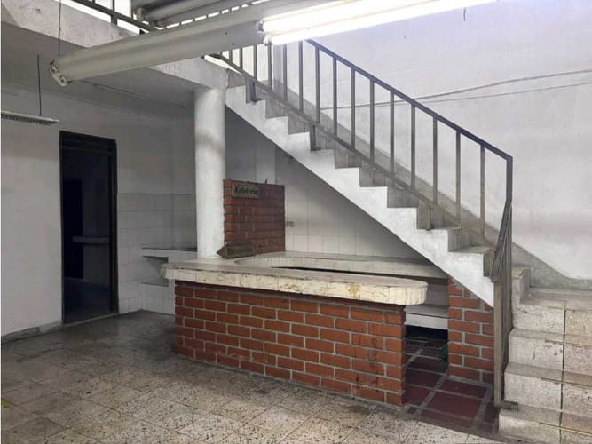 Bodega en arriendo en Atanasio Girardot, Cali, 340 m² · foto 7 de 23