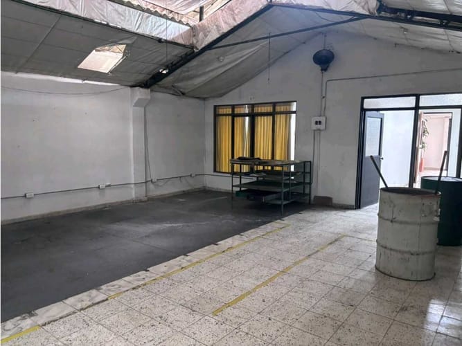 Bodega en arriendo en Atanasio Girardot, Cali, 340 m² · foto 22 de 23