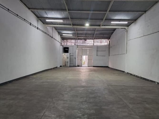 Bodega en arriendo en Ricaurte, Bucaramanga, 273 m² · foto 2 de 9