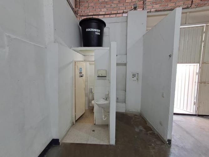 Bodega en arriendo en Ricaurte, Bucaramanga, 273 m² · foto 8 de 9