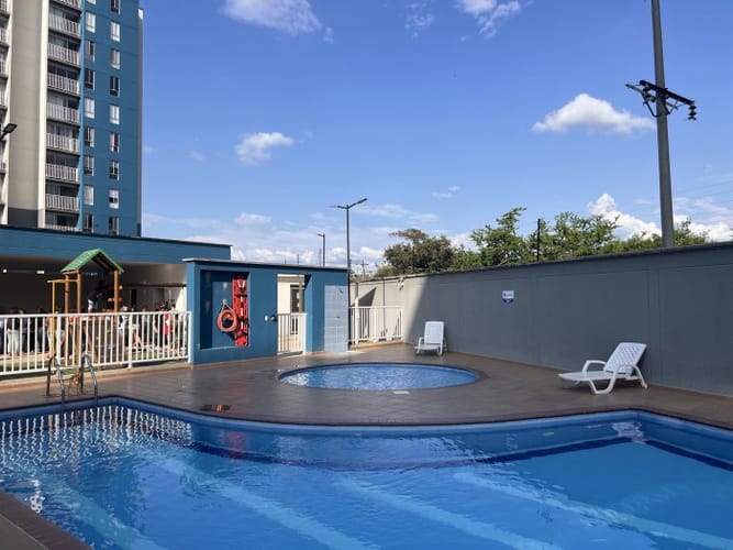Apartamento de 2 alcobas en venta en Brisas De Los Alamos, Cali, 50 m² · foto 2 de 13