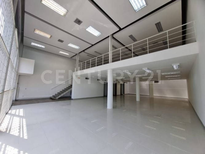 Local en arriendo en La Flora, Cali, 450 m² · foto 2 de 15