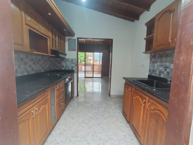 Apartamento de 3 alcobas en arriendo en Cristobal, Medellín, 140 m² · foto 2 de 20