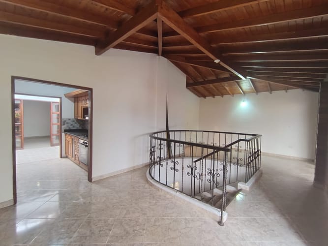 Apartamento de 3 alcobas en arriendo en Cristobal, Medellín, 140 m² · foto 3 de 20