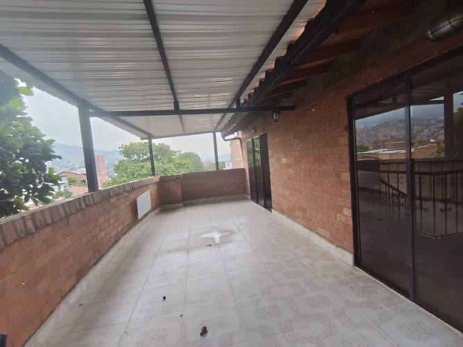 Apartamento de 3 alcobas en arriendo en Cristobal, Medellín, 140 m² · foto 7 de 20
