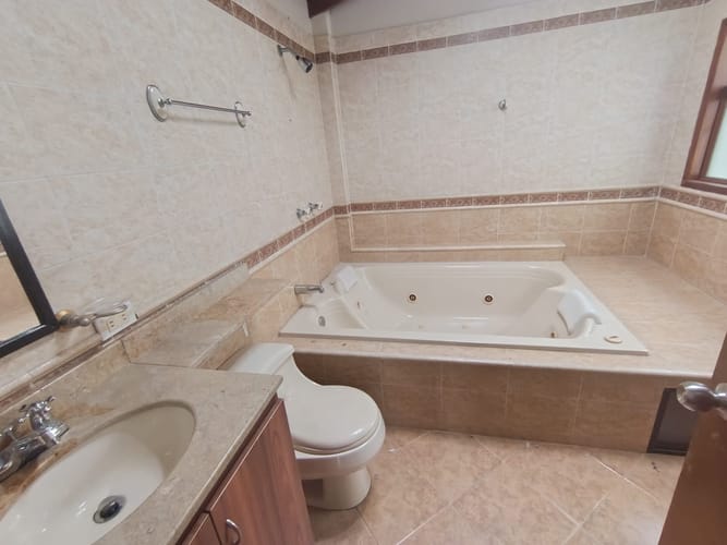 Apartamento de 3 alcobas en arriendo en Cristobal, Medellín, 140 m² · foto 18 de 20