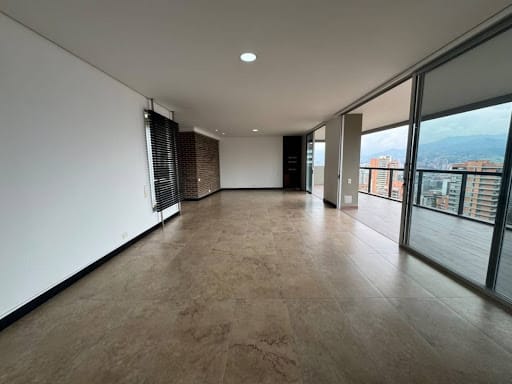 Apartamento de 3 alcobas en arriendo en Alejandria, Medellín, 258 m² · foto 2 de 24