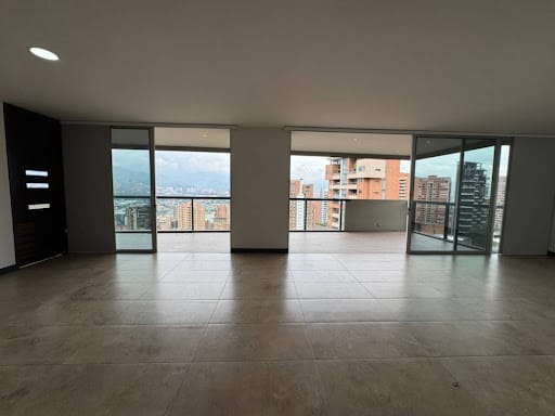 Apartamento de 3 alcobas en arriendo en Alejandria, Medellín, 258 m² · foto 3 de 24