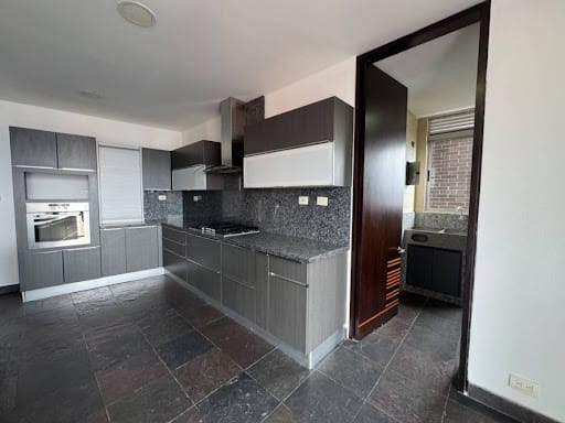 Apartamento de 3 alcobas en arriendo en Alejandria, Medellín, 258 m² · foto 7 de 24