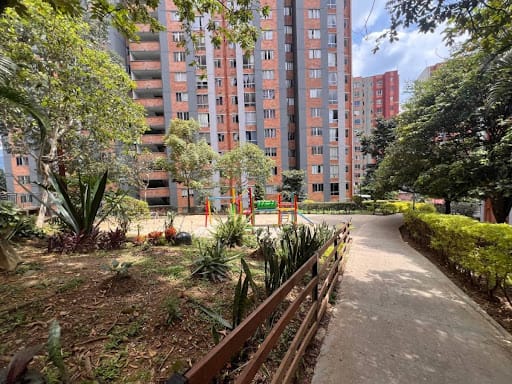 Apartamento de 3 alcobas en arriendo en Cabecera San Antonio De Prado, Medellín, 45 m² · foto 12 de 15