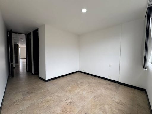 Apartamento de 3 alcobas en arriendo en Alejandria, Medellín, 258 m² · foto 12 de 24