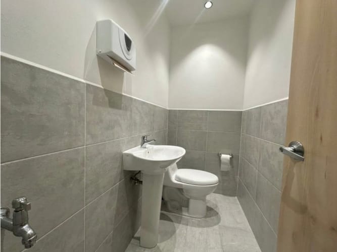 Local en venta en Milla De Oro, Medellín, 54 m² · foto 7 de 8