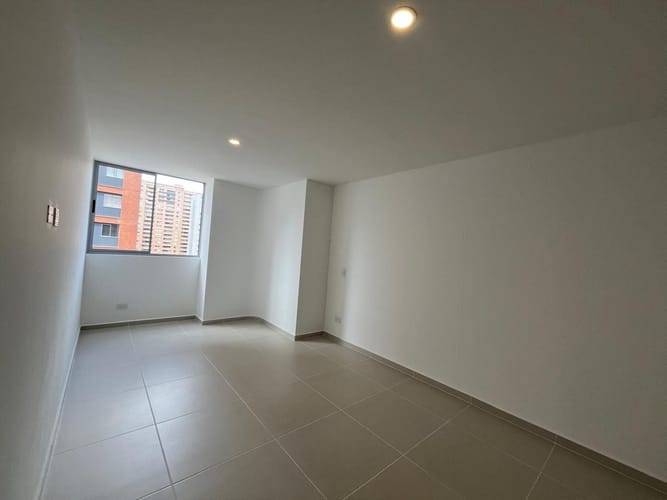 Apartamento de 2 alcobas en arriendo en El Poblado, Medellín, 82 m² · foto 5 de 13