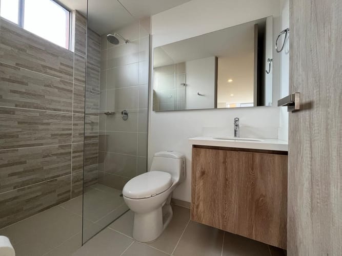 Apartamento de 2 alcobas en arriendo en El Poblado, Medellín, 82 m² · foto 9 de 13