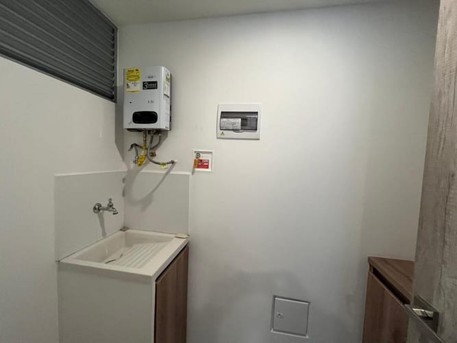 Apartamento de 2 alcobas en arriendo en El Poblado, Medellín, 82 m² · foto 12 de 13