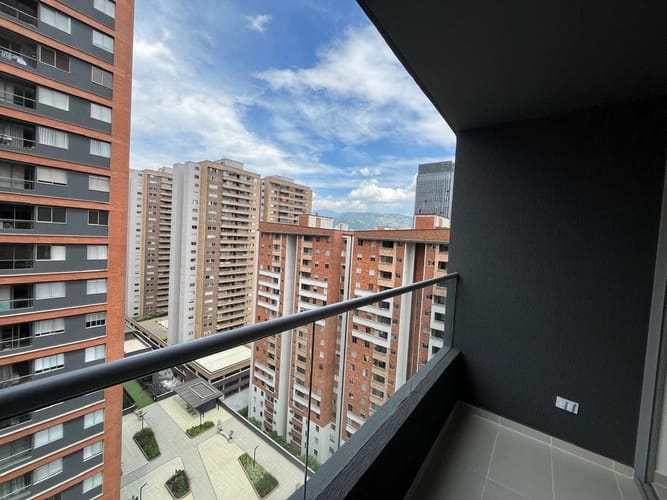 Apartamento de 2 alcobas en arriendo en El Poblado, Medellín, 82 m² · foto 13 de 13