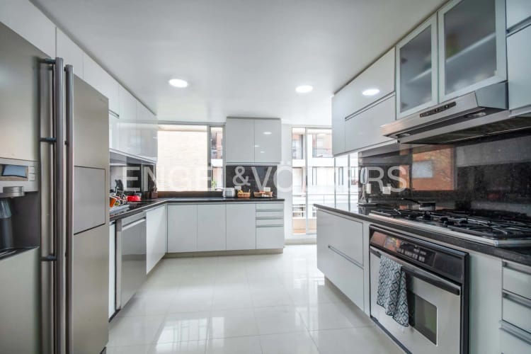 Apartamento de 3 alcobas en venta en Chico Norte, Bogotá, 250 m² · foto 7 de 21