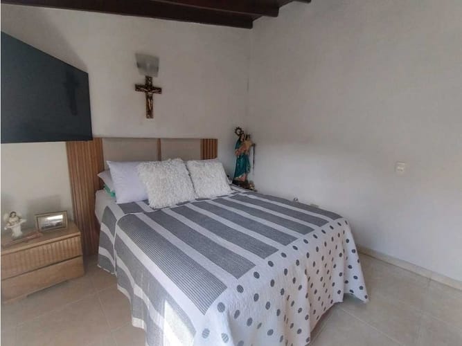 Casa de 3 alcobas en venta en Calasanz, Medellín, 88 m² · foto 14 de 23