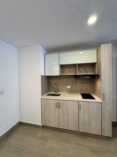Apartamento de 1 alcoba en venta en La Perseverancia, Bogotá, 35 m² · foto 2 de 24