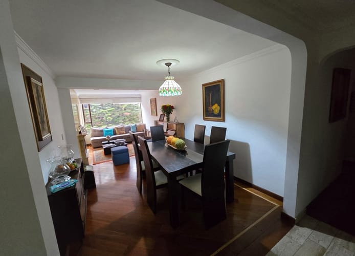 Apartamento de 3 alcobas en venta en Chicó Navarra, Bogotá, 104 m² · foto 3 de 18
