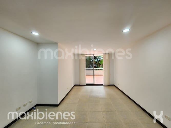Apartamento de 2 alcobas en arriendo en Castropol, Medellín, 110 m² · foto 3 de 9