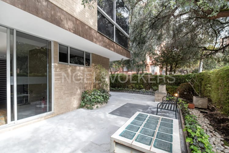 Apartamento de 6 alcobas en venta en La Carolina, Bogotá · foto 6 de 6