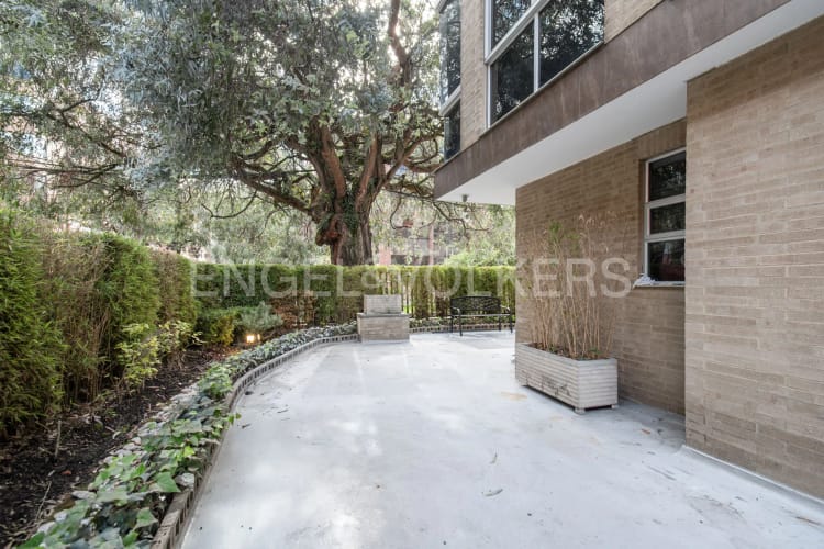 Apartamento de 6 alcobas en venta en La Carolina, Bogotá · foto 5 de 6