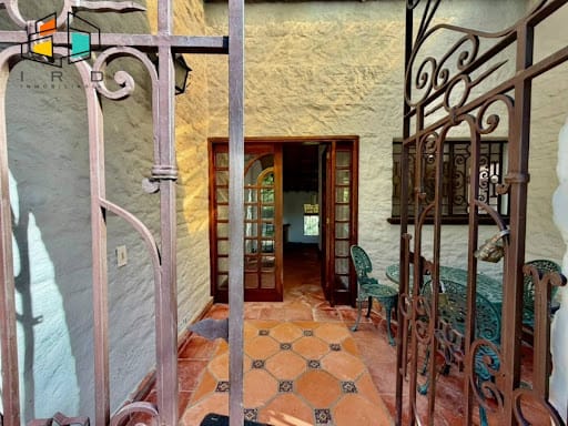 Casa de 4 alcobas en arriendo en Altos Del Poblado, Medellín, 185 m² · foto 3 de 24