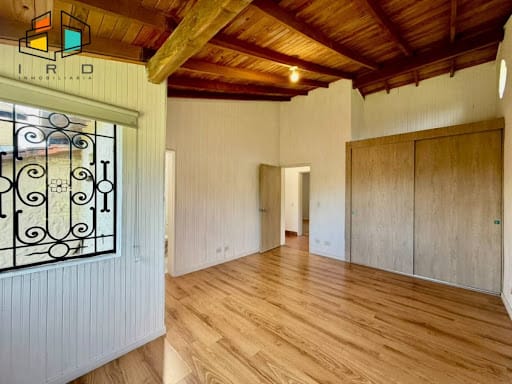 Casa de 4 alcobas en arriendo en Altos Del Poblado, Medellín, 185 m² · foto 8 de 24