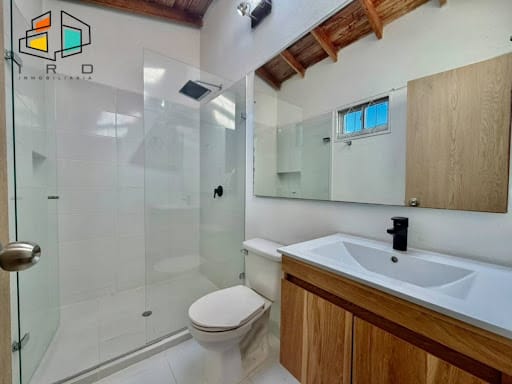 Casa de 4 alcobas en arriendo en Altos Del Poblado, Medellín, 185 m² · foto 9 de 24