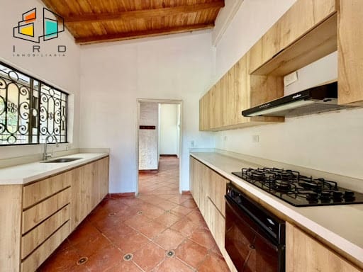 Casa de 4 alcobas en arriendo en Altos Del Poblado, Medellín, 185 m² · foto 17 de 24