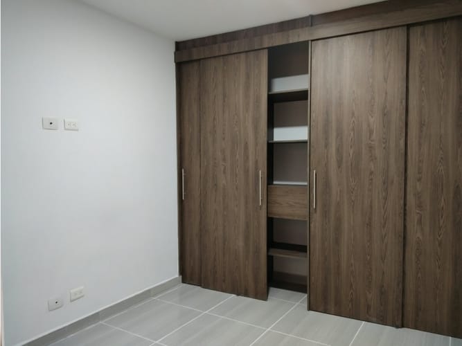 Apartamento de 3 alcobas en arriendo en Villanueva, Medellín, 96 m² · foto 6 de 14
