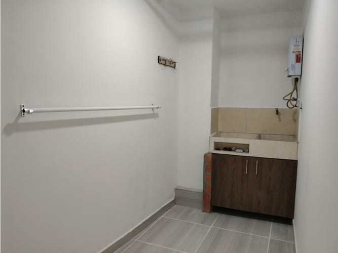 Apartamento de 3 alcobas en arriendo en Villanueva, Medellín, 96 m² · foto 12 de 14