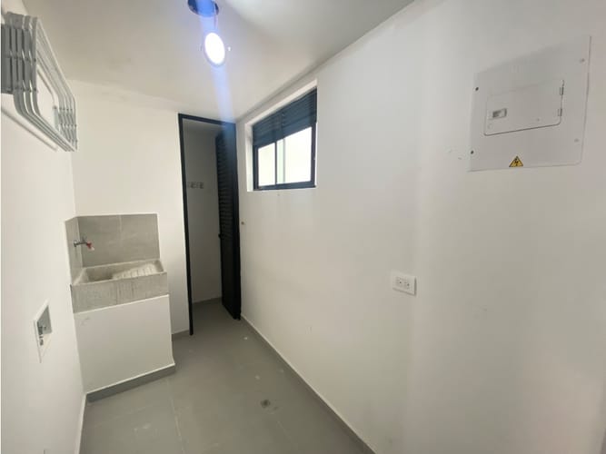 Apartamento de 3 alcobas en arriendo en La Castellana, Medellín, 91 m² · foto 8 de 13