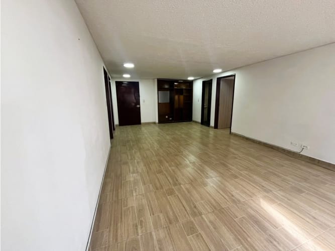Apartamento de 2 alcobas en venta en Las Aguas, Bogotá, 80 m² · foto 10 de 19