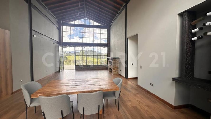 Casa de 3 alcobas en venta en Pantanillo, El Retiro, 282 m² · foto 2 de 24