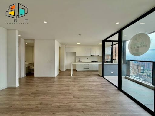 Apartamento de 2 alcobas en arriendo en Lalinde, Medellín, 95 m² · foto 3 de 24