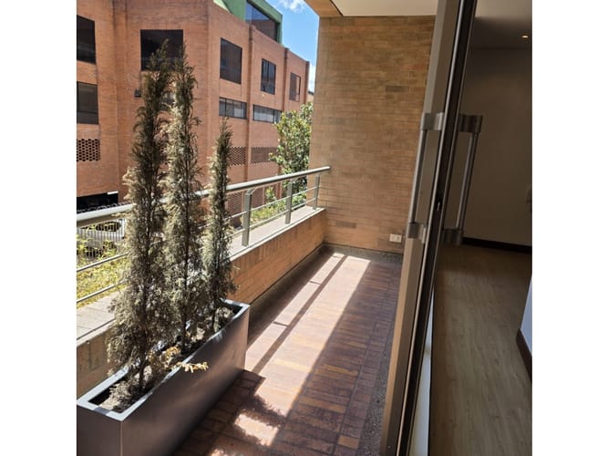 Apartamento de 1 alcoba en venta en Chico, Bogotá, 64 m² · foto 4 de 18