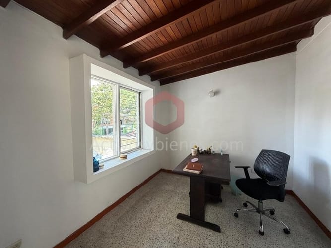 Casa de 5 alcobas en venta en Simon Bolivar, Medellín, 400 m² · foto 8 de 24