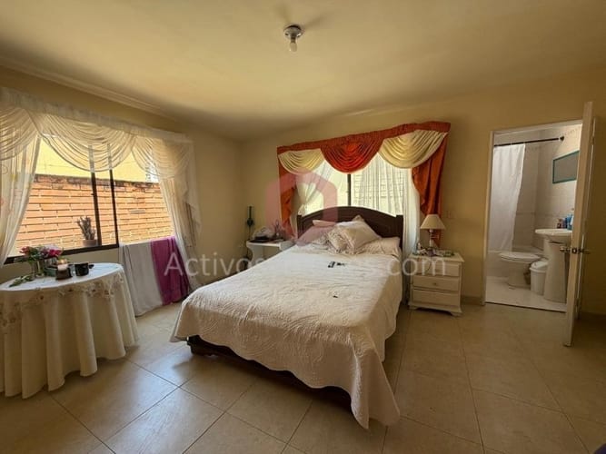 Casa de 5 alcobas en venta en Simon Bolivar, Medellín, 400 m² · foto 9 de 24
