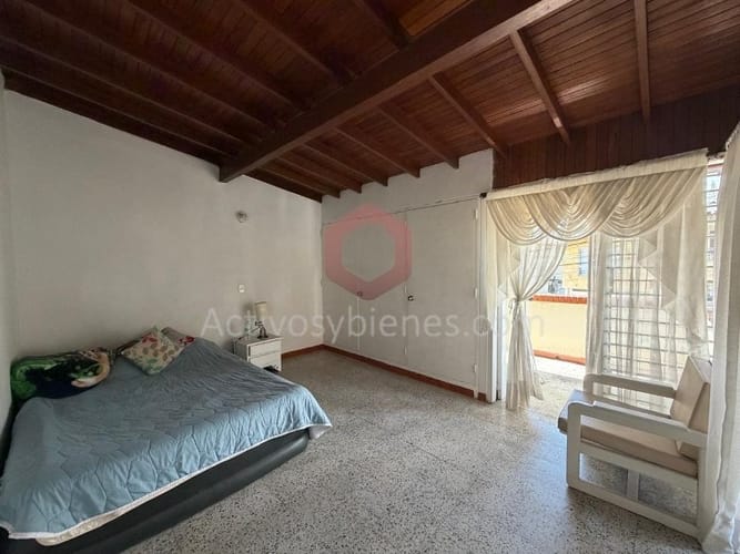 Casa de 5 alcobas en venta en Simon Bolivar, Medellín, 400 m² · foto 11 de 24