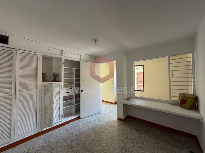 Casa de 5 alcobas en venta en Simon Bolivar, Medellín, 400 m² · foto 16 de 24