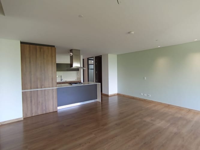 Apartamento de 2 alcobas en arriendo en El Poblado, Medellín, 112 m² · foto 6 de 18