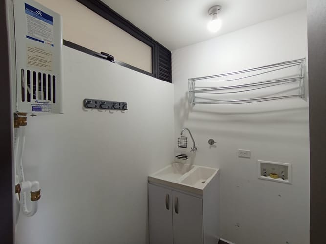 Apartamento de 2 alcobas en arriendo en El Poblado, Medellín, 112 m² · foto 7 de 18