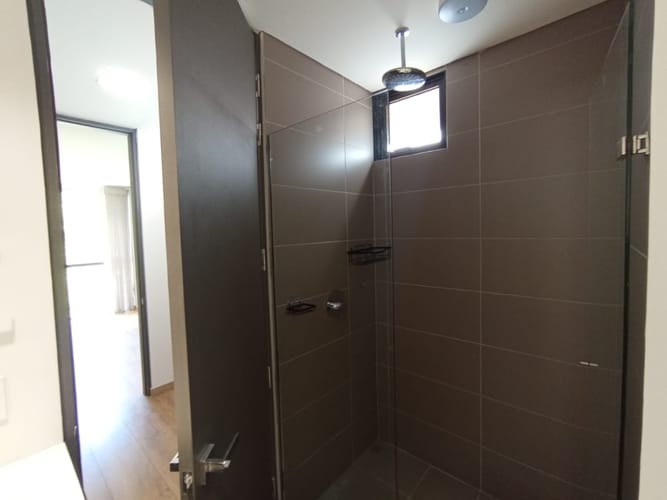 Apartamento de 2 alcobas en arriendo en El Poblado, Medellín, 112 m² · foto 10 de 18