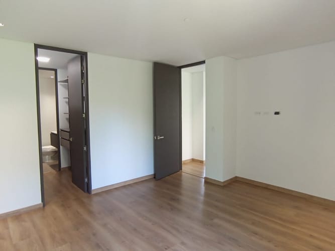 Apartamento de 2 alcobas en arriendo en El Poblado, Medellín, 112 m² · foto 13 de 18