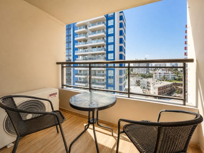 Apartamento de 2 Dormitorios Alquiler Anual, Playa Brava, Punta del Este · Foto 2